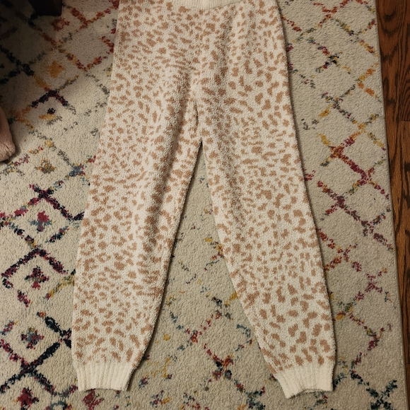 Bearpaw Fuzzy Matching Pajama Set - Picture 1 of 4